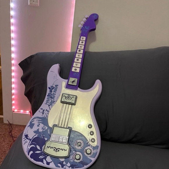 Hannah Montana Other - Y2K Hannah Montana interactive electric guitar with strings